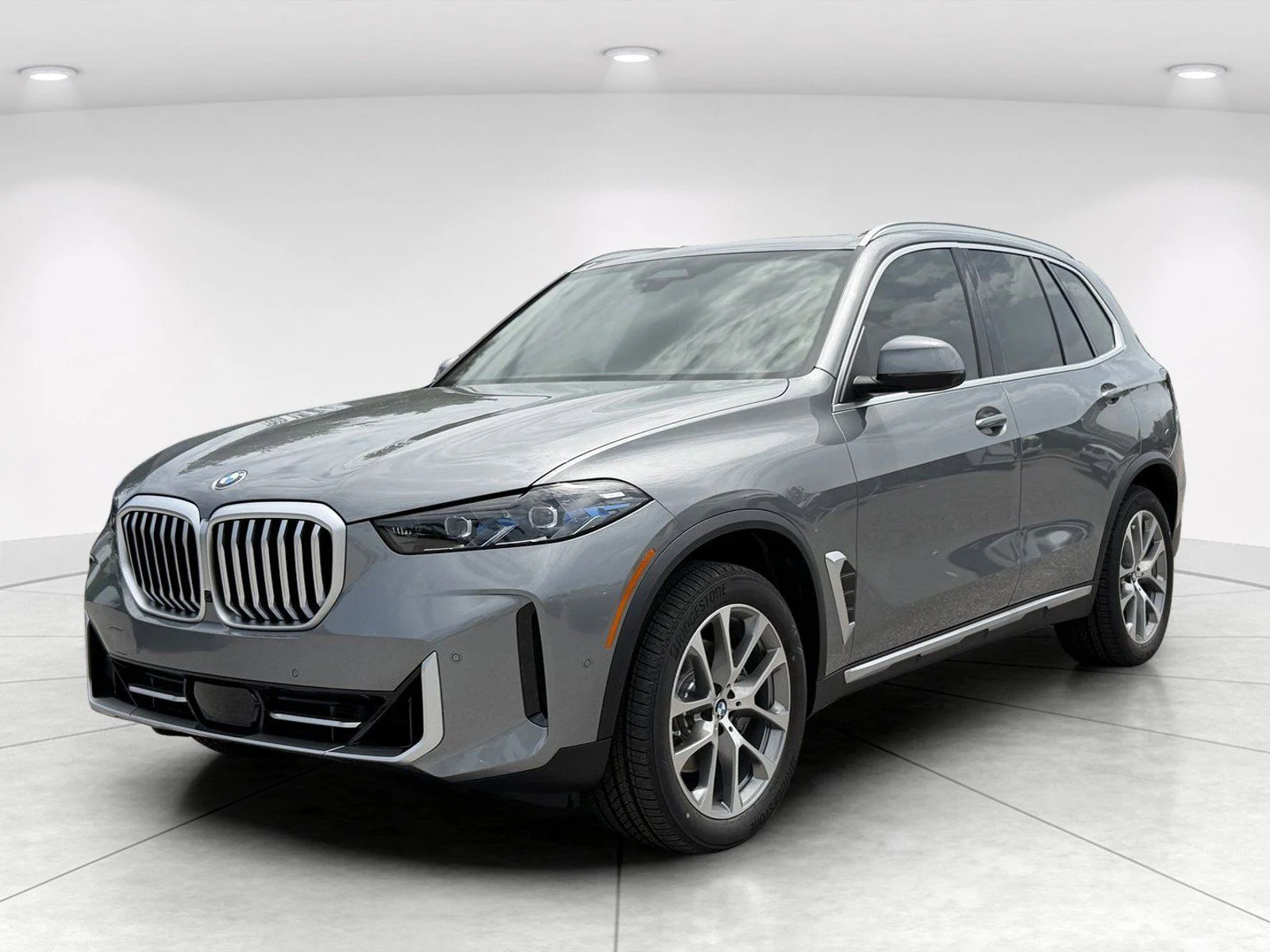 New 2026 Skyscraper Grey Metallic BMW xDrive40i image 7