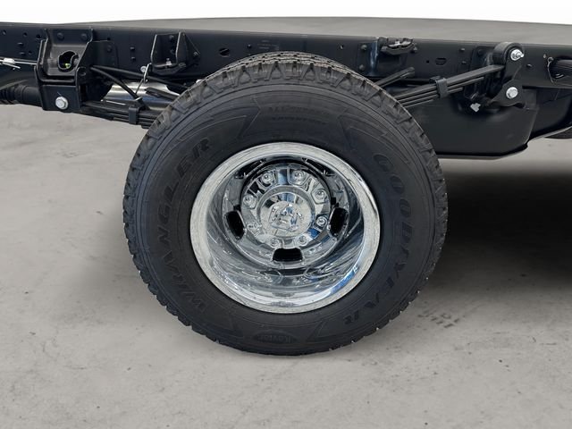 New 2026 Bright White Clear-Coat Exterior Paint RAM Tradesman image 14