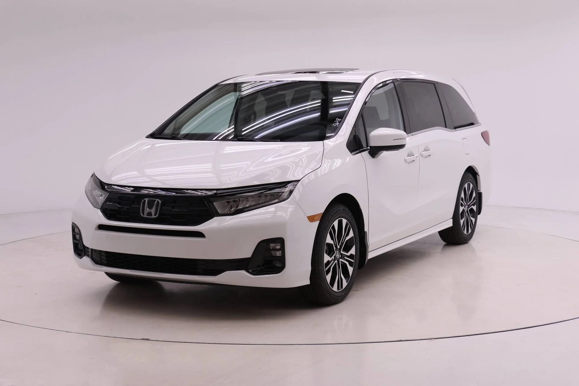 2026 Honda Odyssey Elite's photo