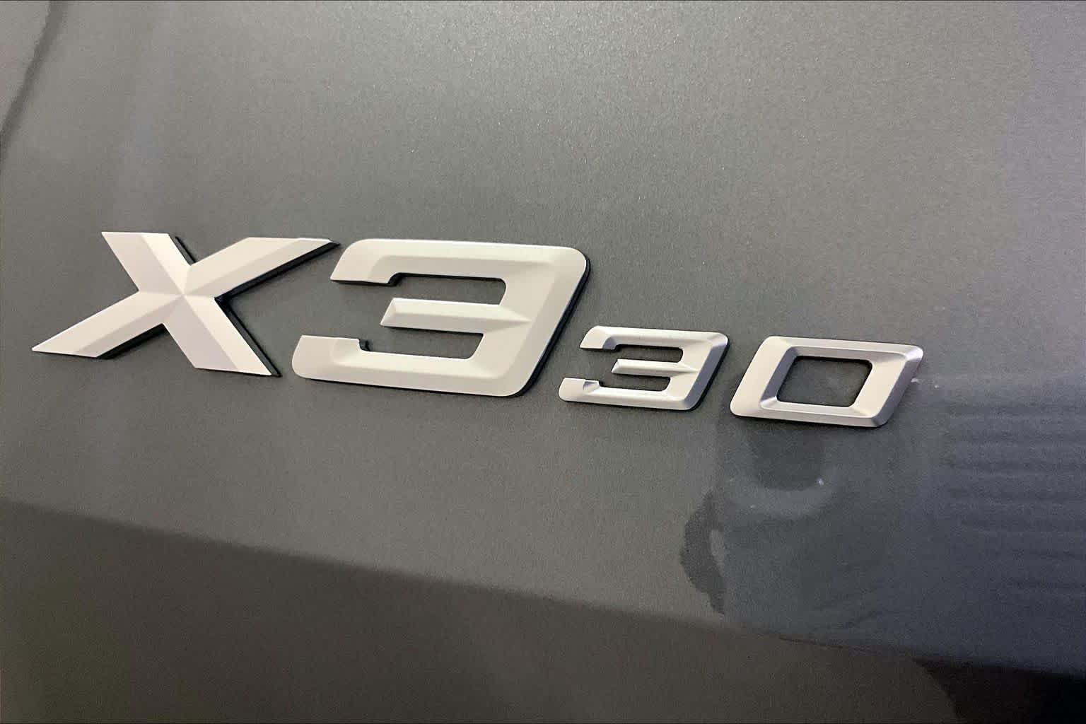 Used 2026 Skyscraper Grey Metallic BMW 30 xDrive image 9