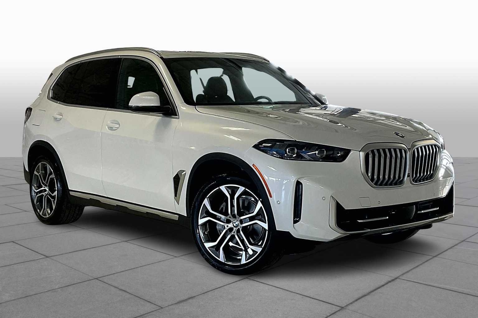 Used 2026 Mineral White Metallic BMW sDrive40i image 2