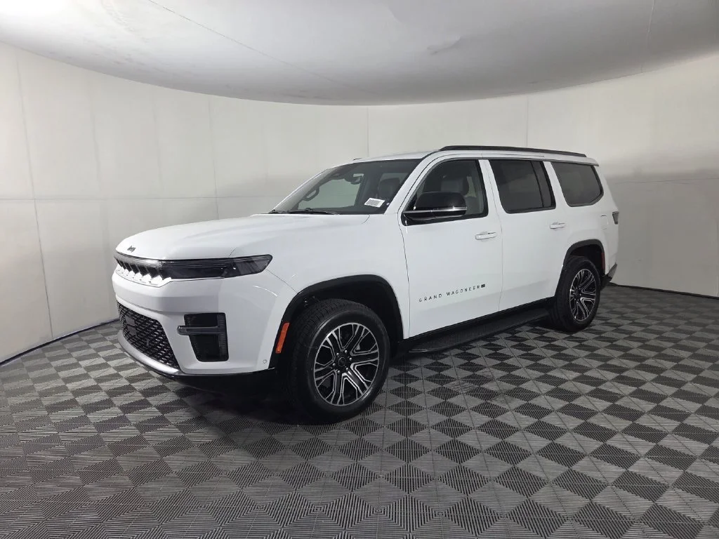 New 2026 Bright White Clear-Coat Exterior Paint Jeep  image 4