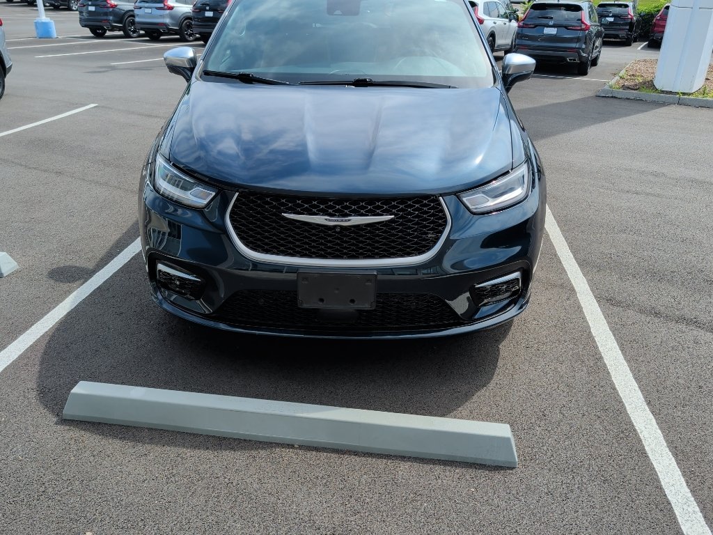2021 Chrysler Pacifica Pinnacle's photo