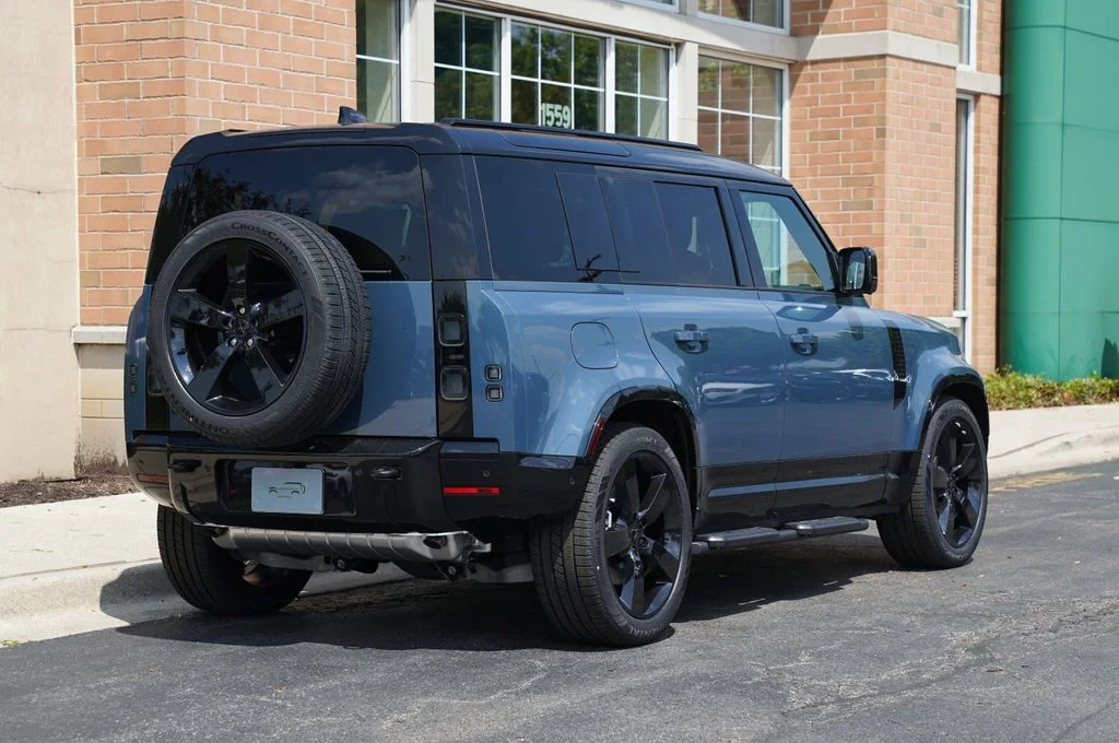 New 2026 Tasman Blue Land Rover X-Dynamic SE image 6