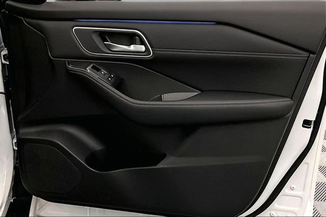 New 2026 Everest White Nissan Platinum image 35