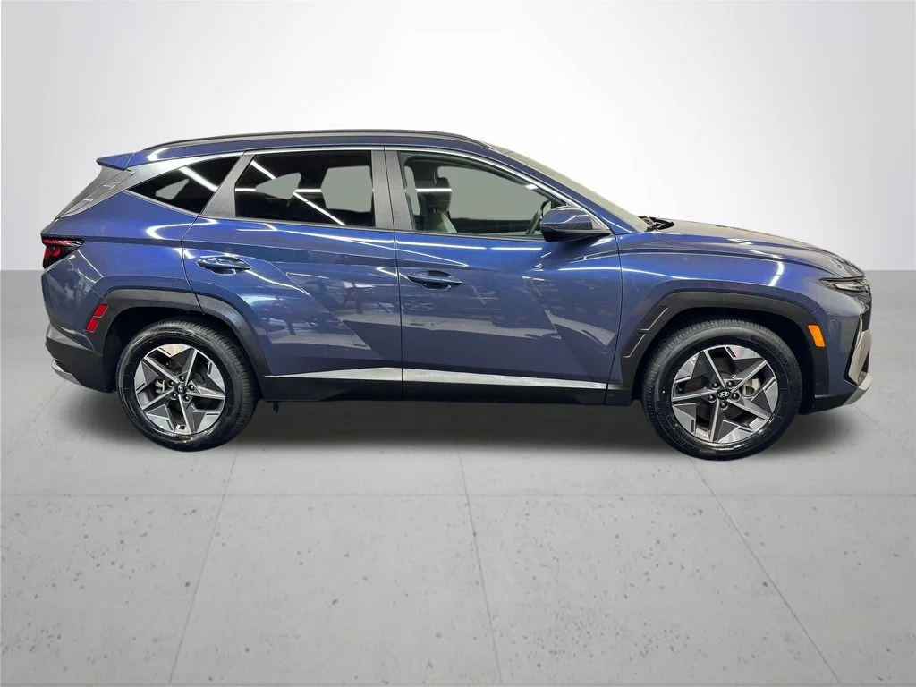 Used 2025 Blue Hyundai SEL image 9