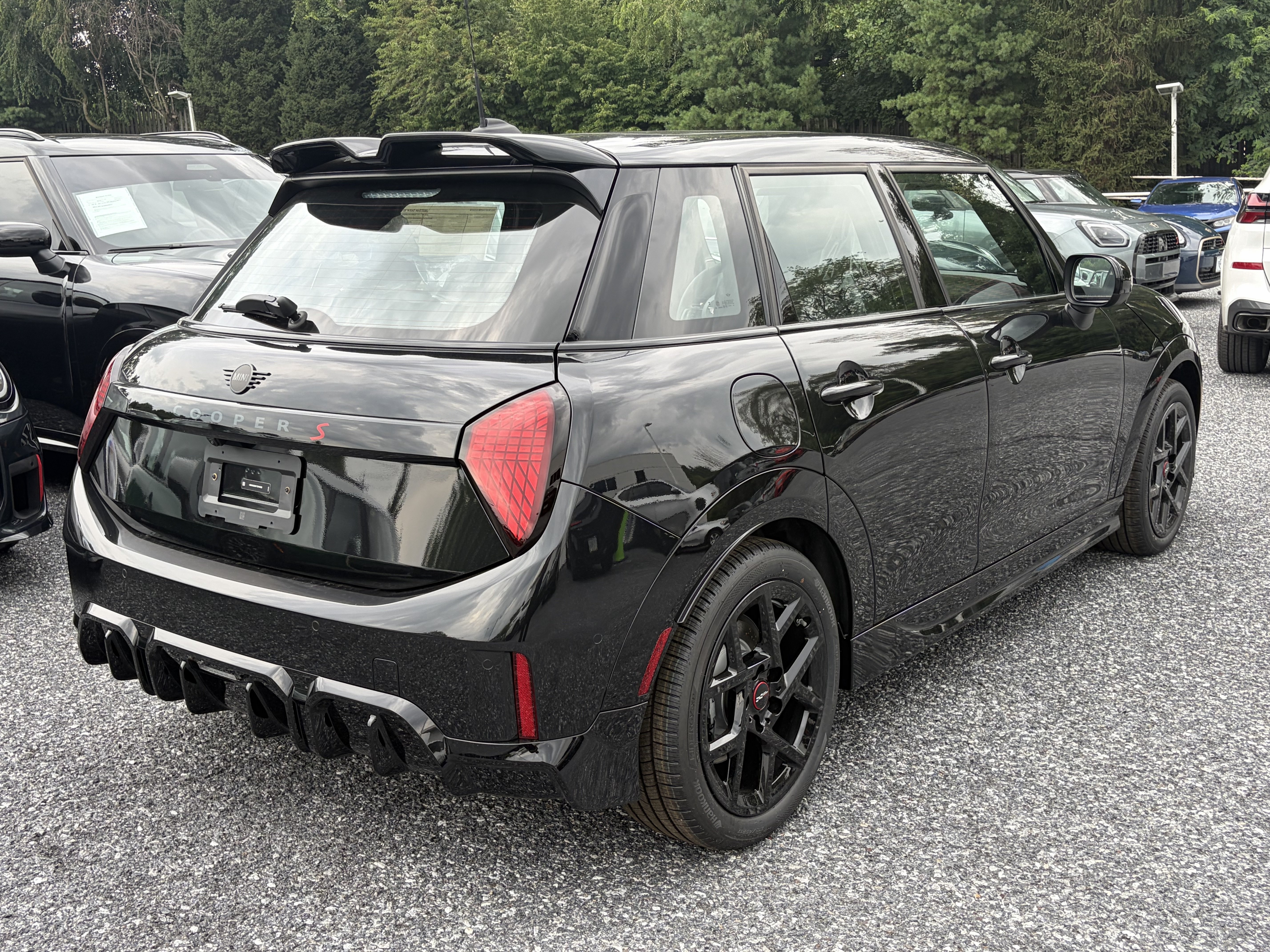 New 2026 Midnight Black II Metallic MINI Iconic image 6