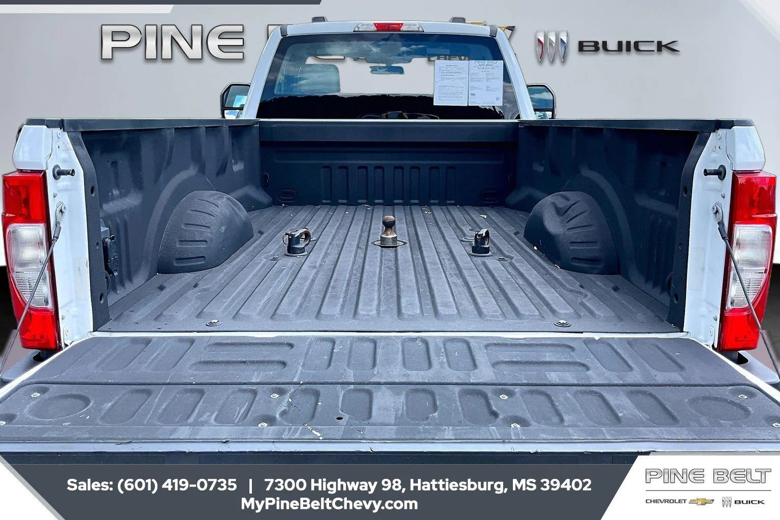 Used 2020 White Ford XL image 5
