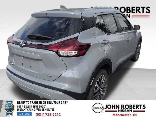 Used 2023 Gray Nissan SV image 8
