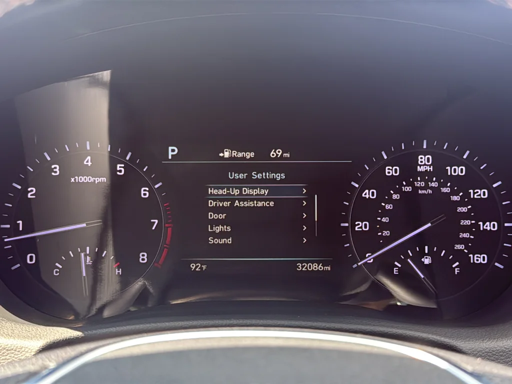 Used 2019 White Genesis 3.3T Sport image 37