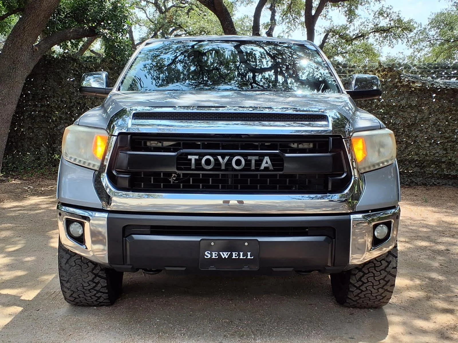 Used 2016 Silver Sky Metallic Toyota LTD image 2