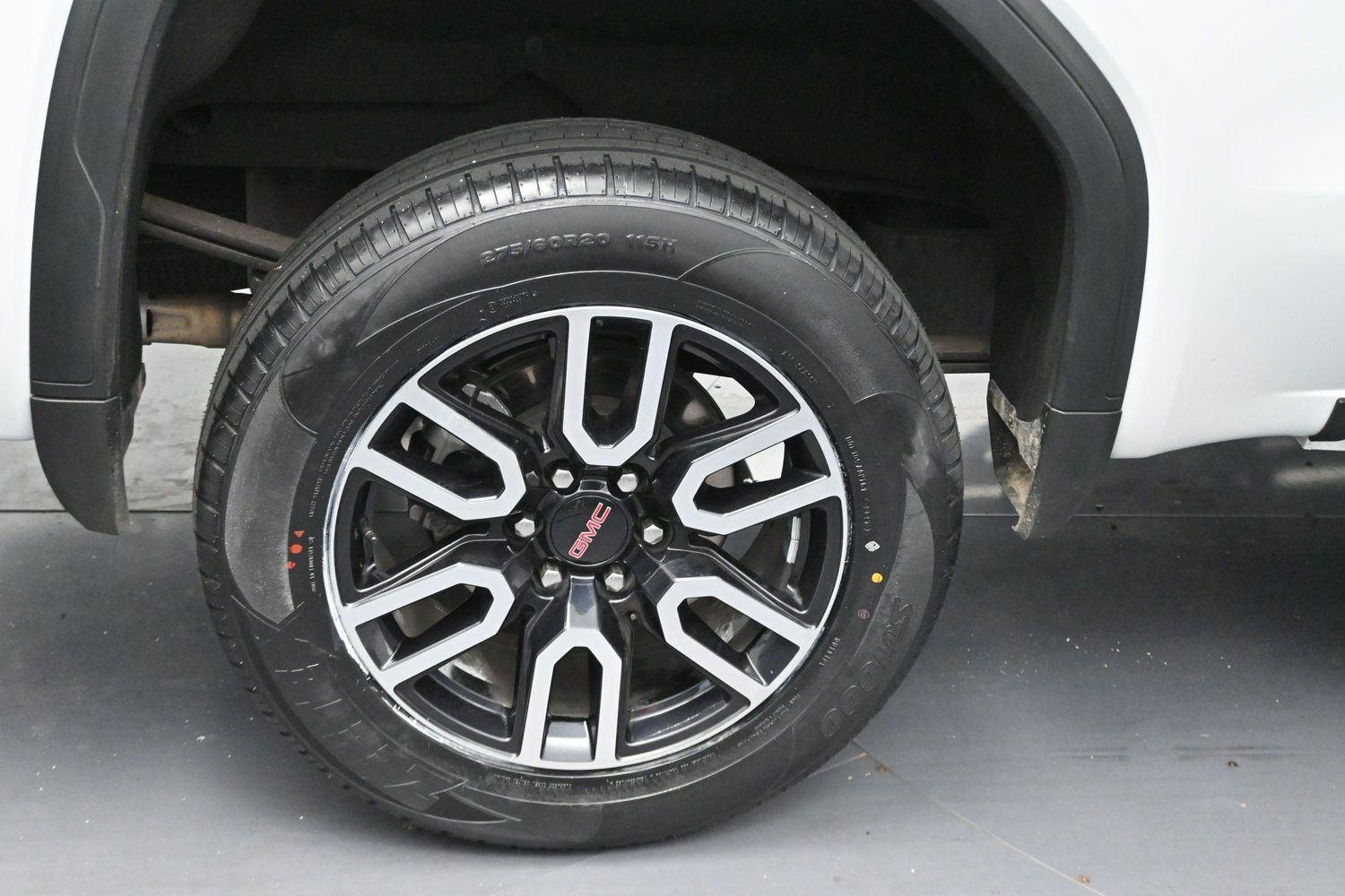 Used 2025 Summit White GMC AT4 image 35
