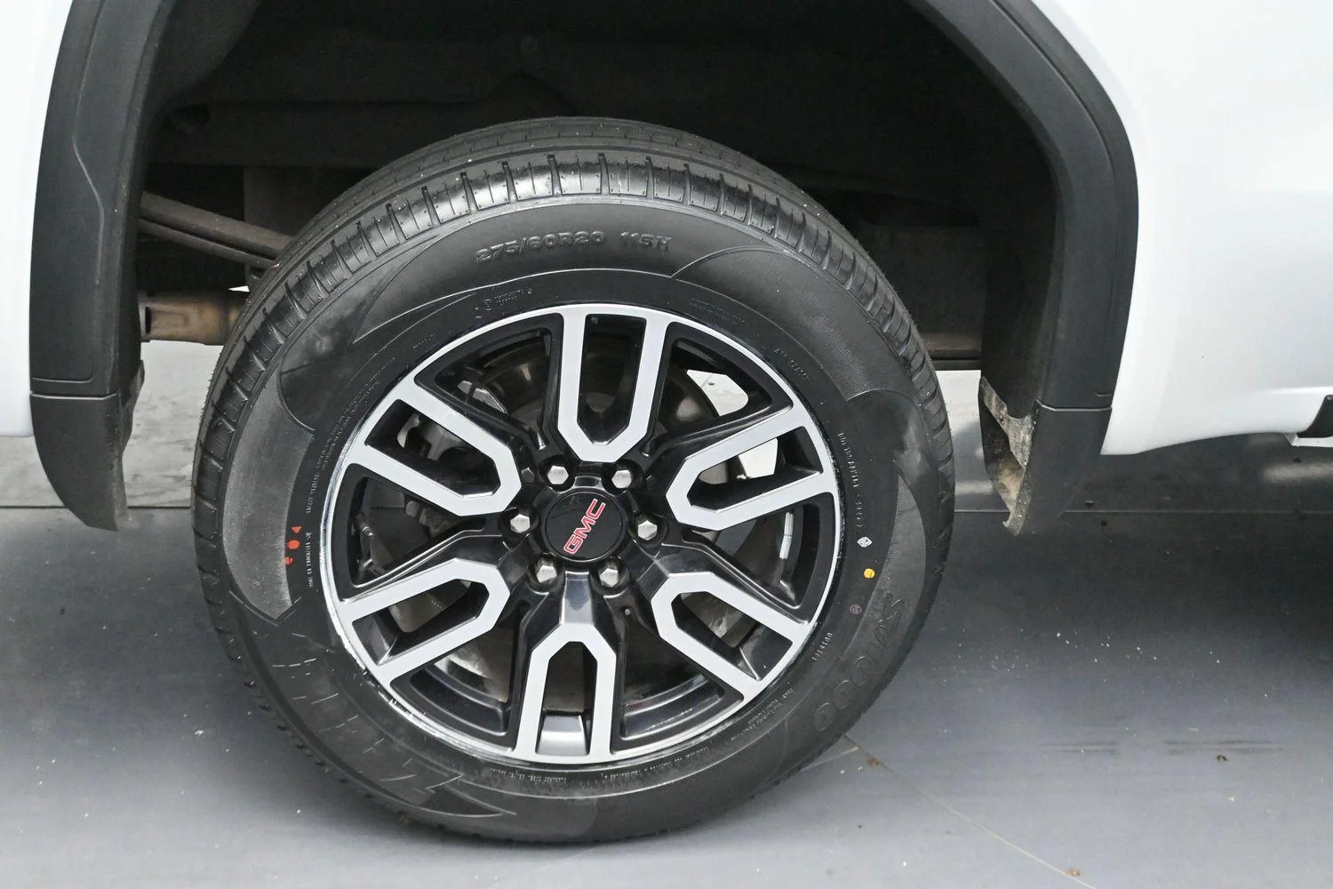 Used 2025 Summit White GMC AT4 image 35