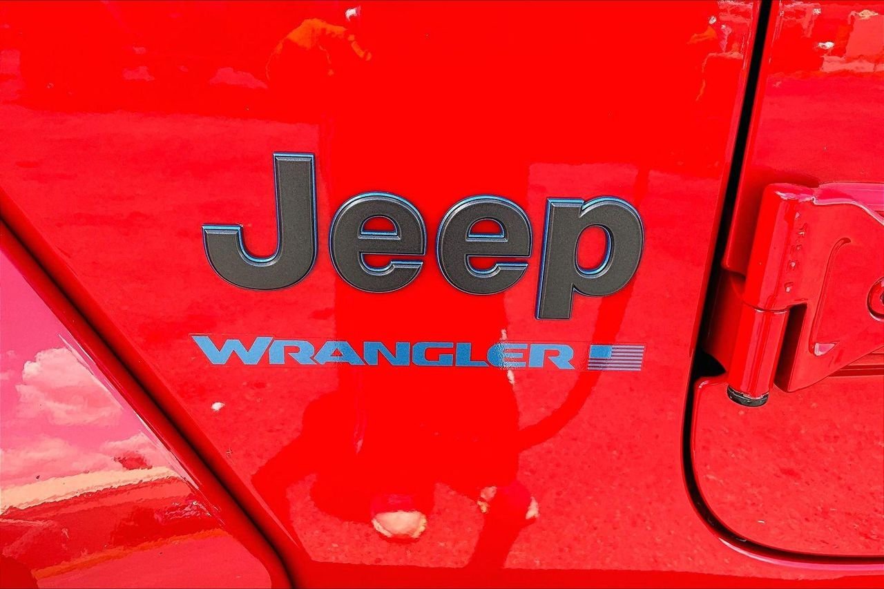 Used 2025 Firecracker Red Clearcoat Jeep Sahara 4xe image 26