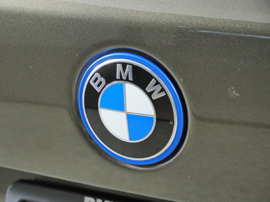 New 2026 Manhattan Green Metallic BMW xDrive50e image 11