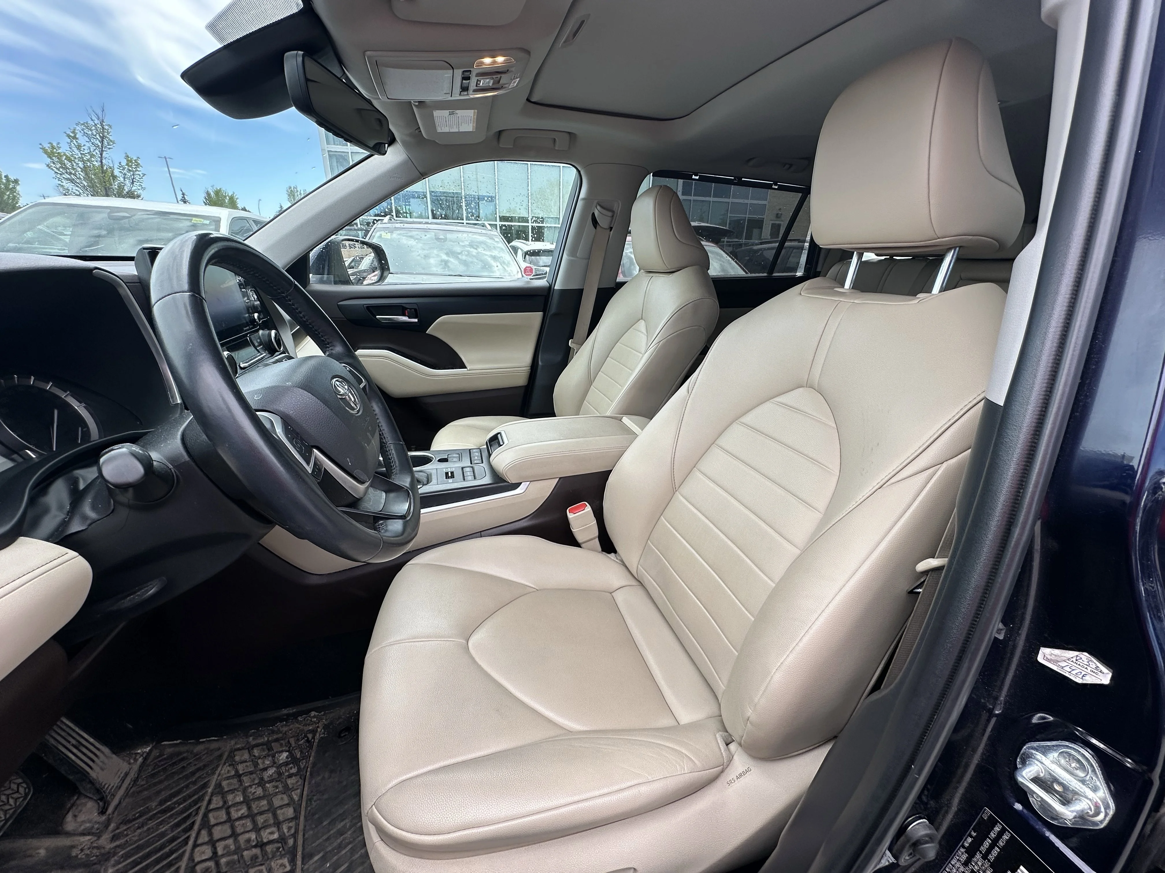 Used 2022 Blue Toyota XLE image 10