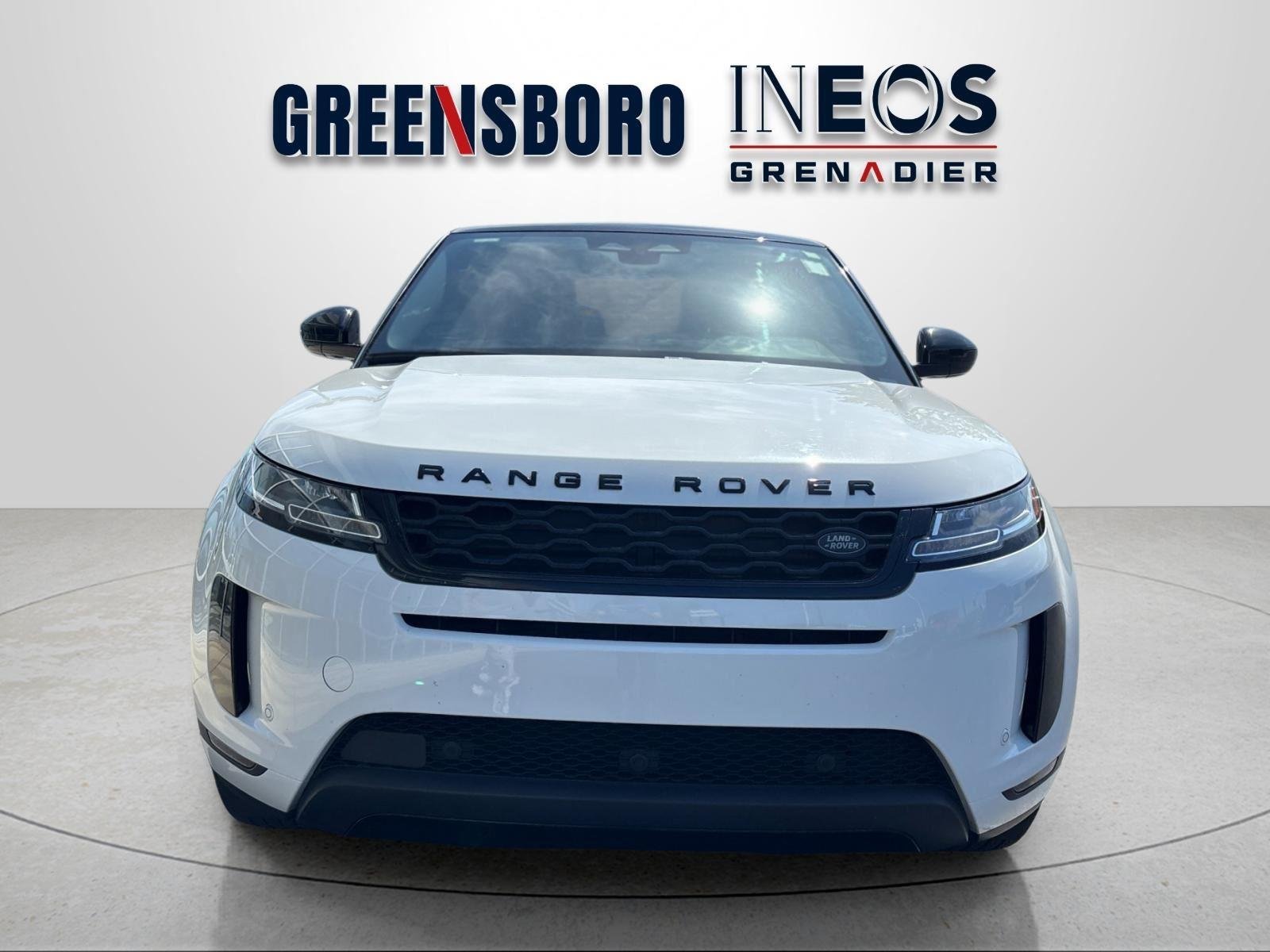 Used 2023 Fuji White Land Rover S image 8