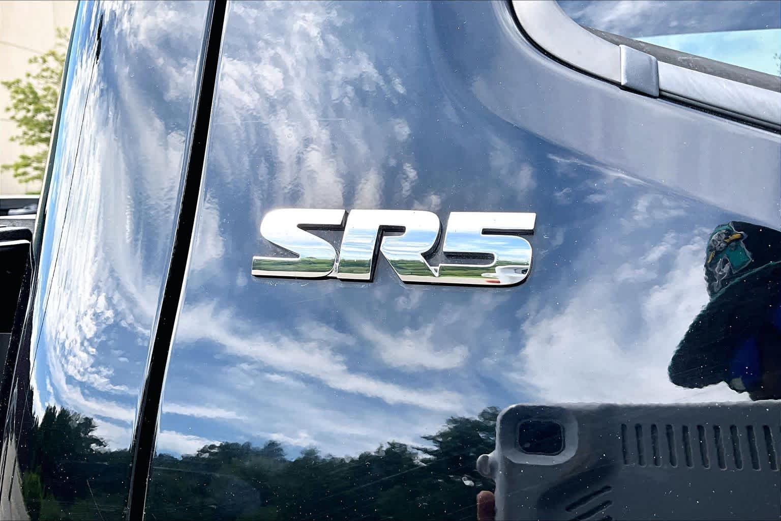 Used 2017 Black Toyota SR5 image 10