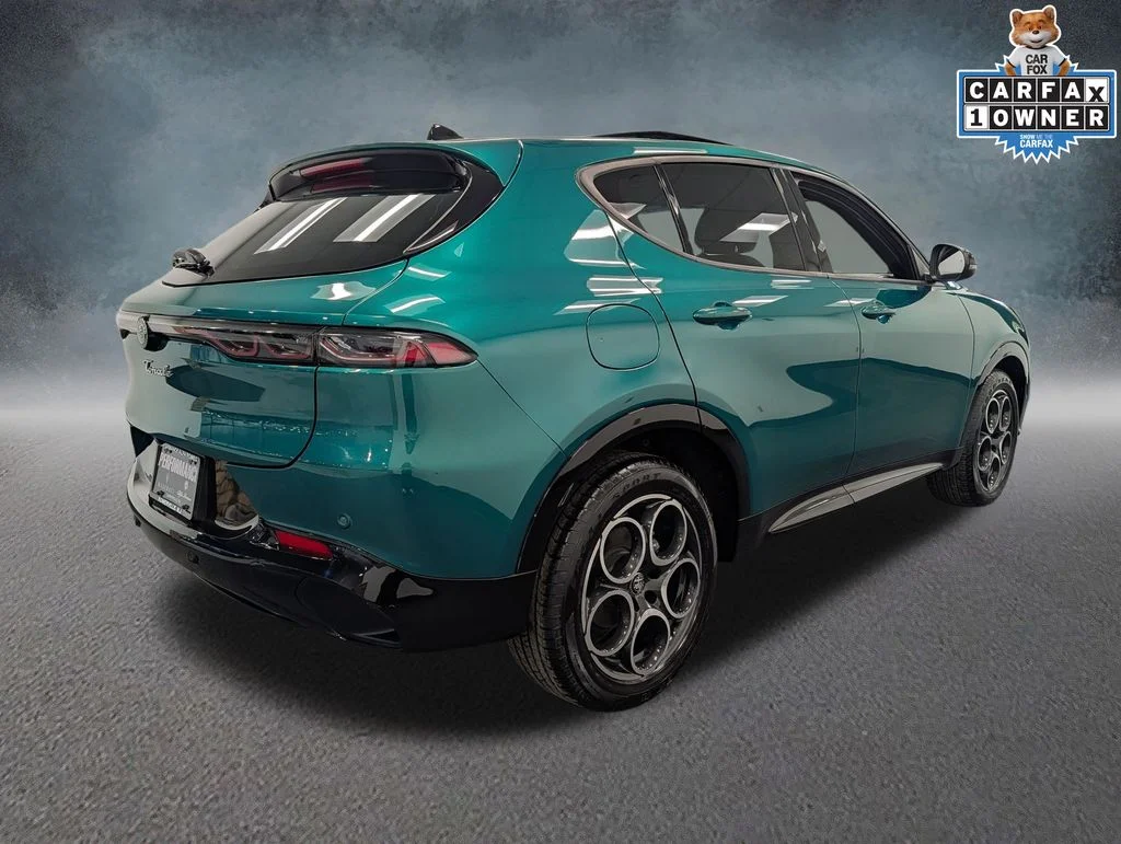 Used 2025  Alfa Romeo  image 4