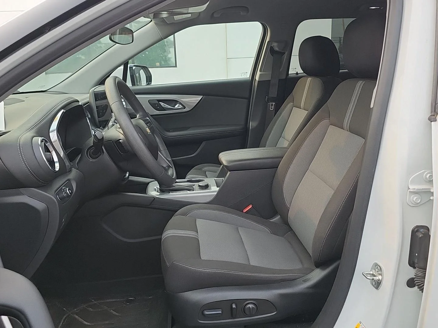 Used 2023 Summit White Chevrolet 2LT image 11
