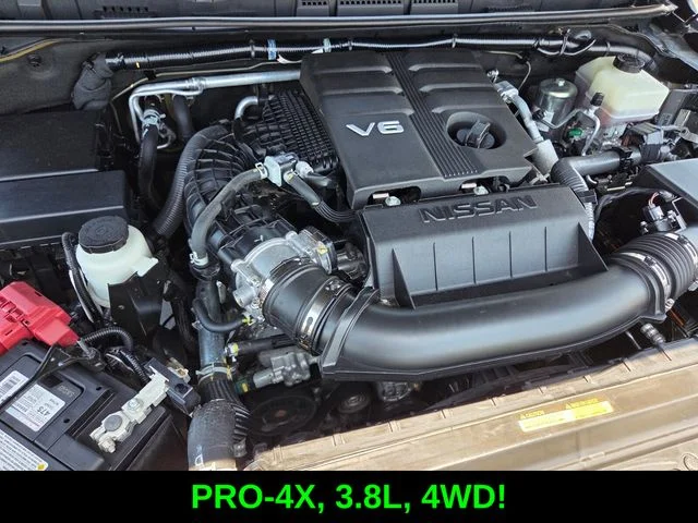 Used 2023 Green Nissan PRO-4X image 18