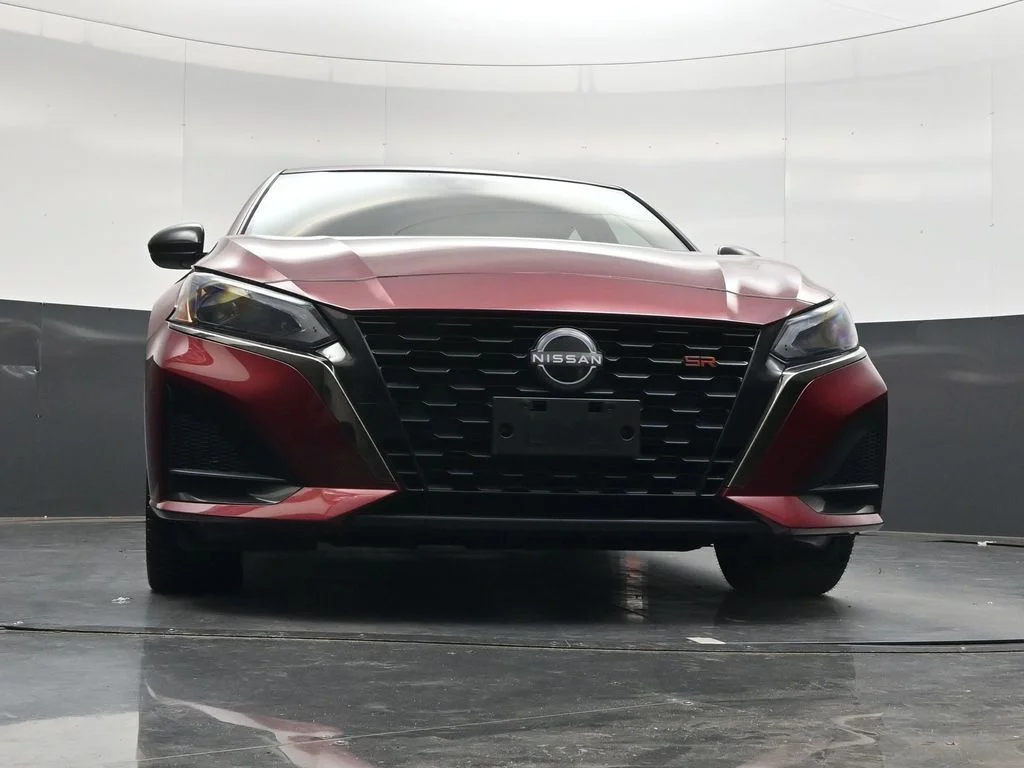 Used 2023 Red Nissan 2.5 SR image 42