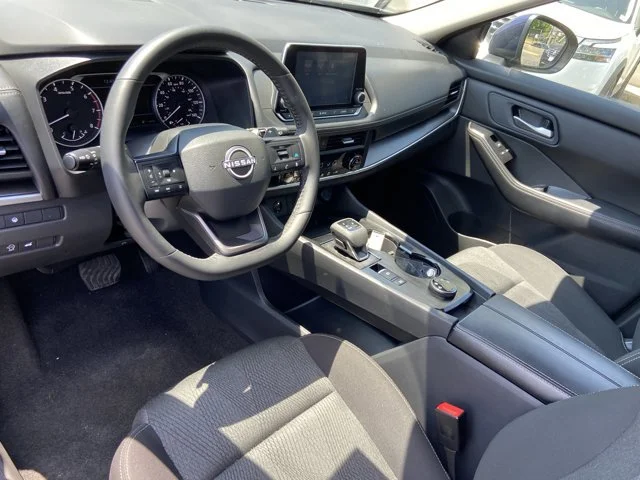 2025 Nissan Rogue SV - Photo 23