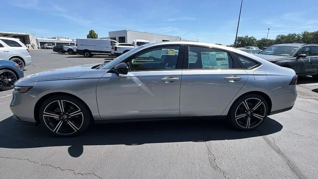 New 2026 Solar Silver Metallic Honda SE image 7