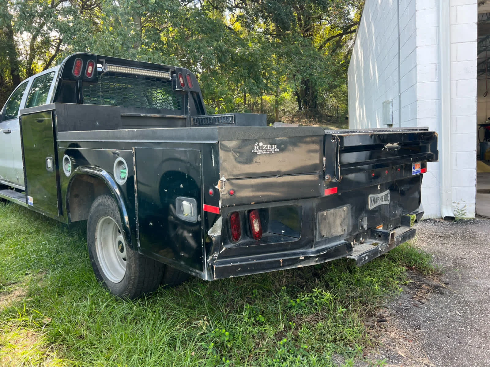 Used 2019 SILVER ICE METALLIC Chevrolet WT image 3