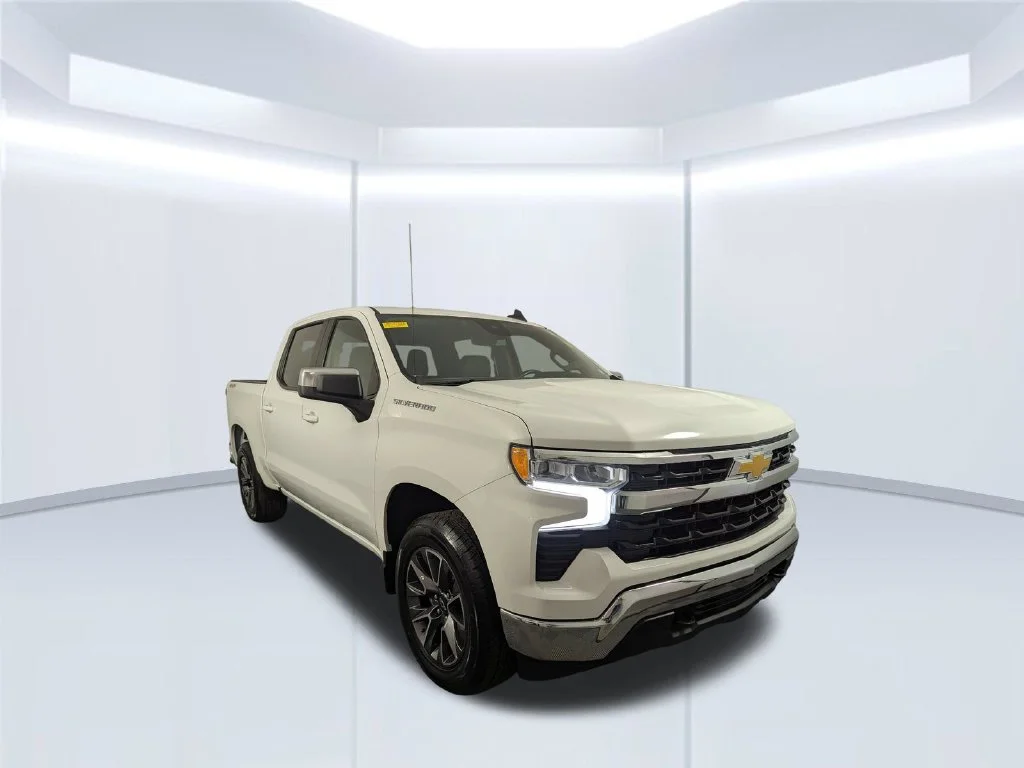 Used 2023 White Chevrolet LT image 5