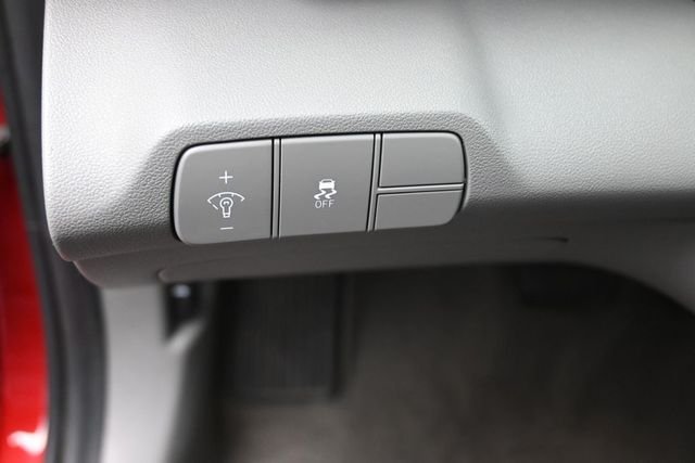 Used 2025 Red Hyundai SEL Convenience image 21