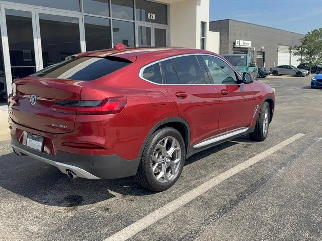 Used 2021 Flamenco Red Metallic BMW xDrive30i image 3