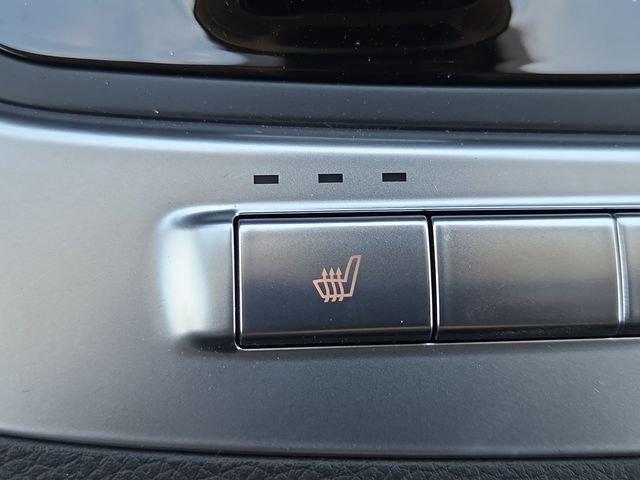 New 2027 Snow White Pearl Kia EX image 12
