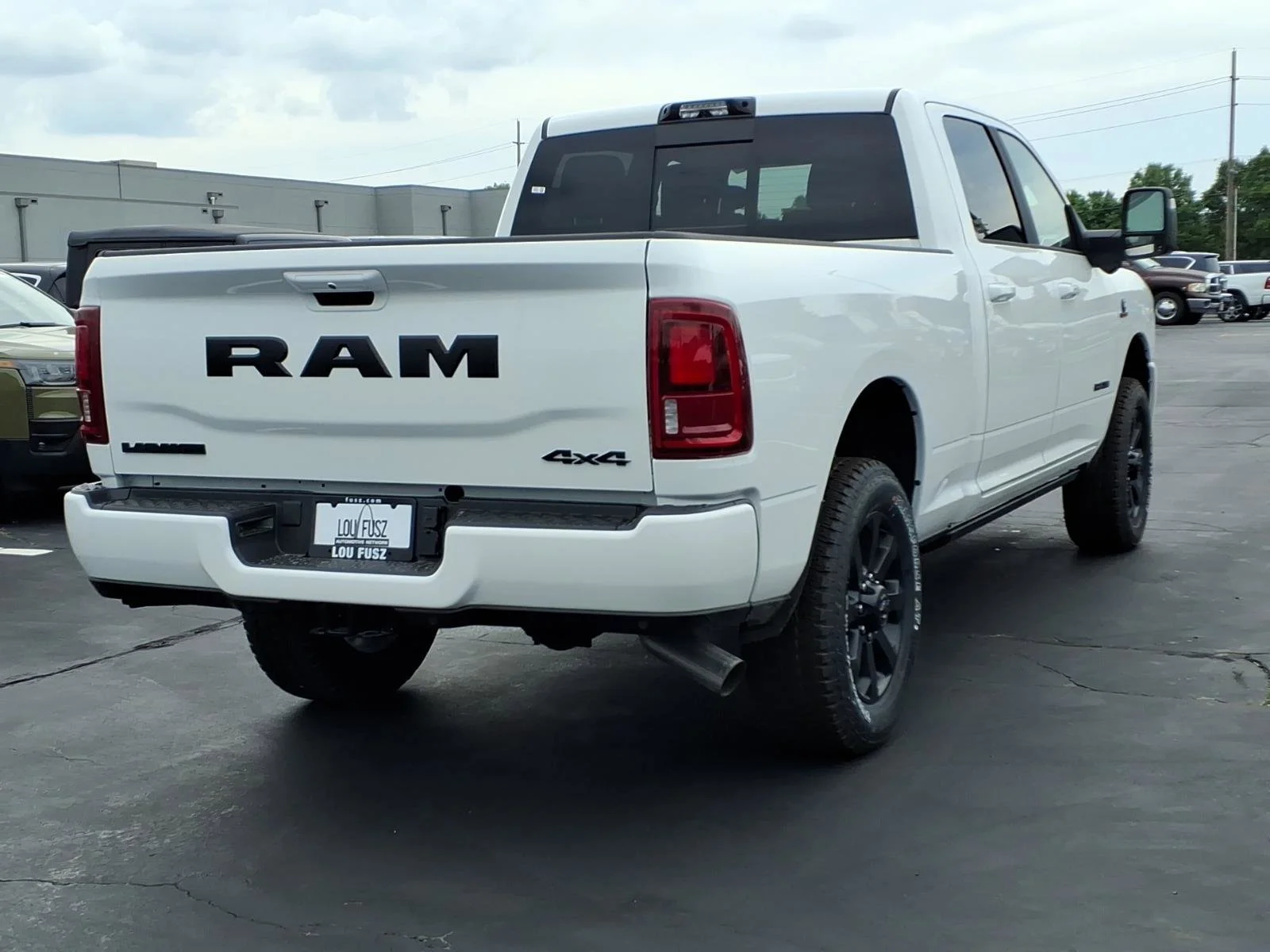 New 2026 Bright White Clear-Coat Exterior Paint RAM Laramie image 16