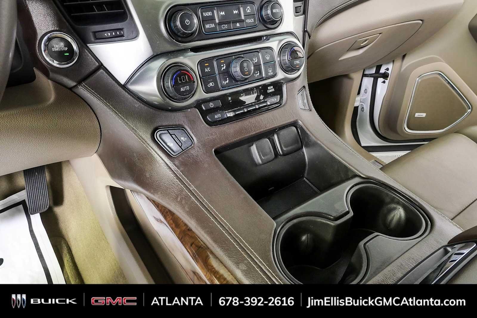 Used 2016 IRIDESCENT PEARL TRICOAT Chevrolet LT image 18