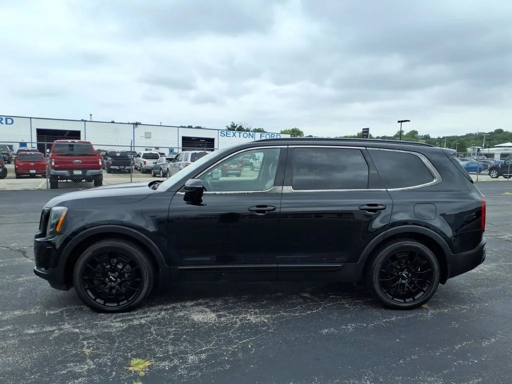 Used 2022 Black Kia SX image 8
