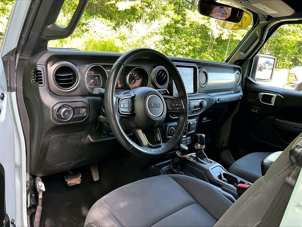 Used 2023 Earl Clearcoat Jeep Sport S image 8