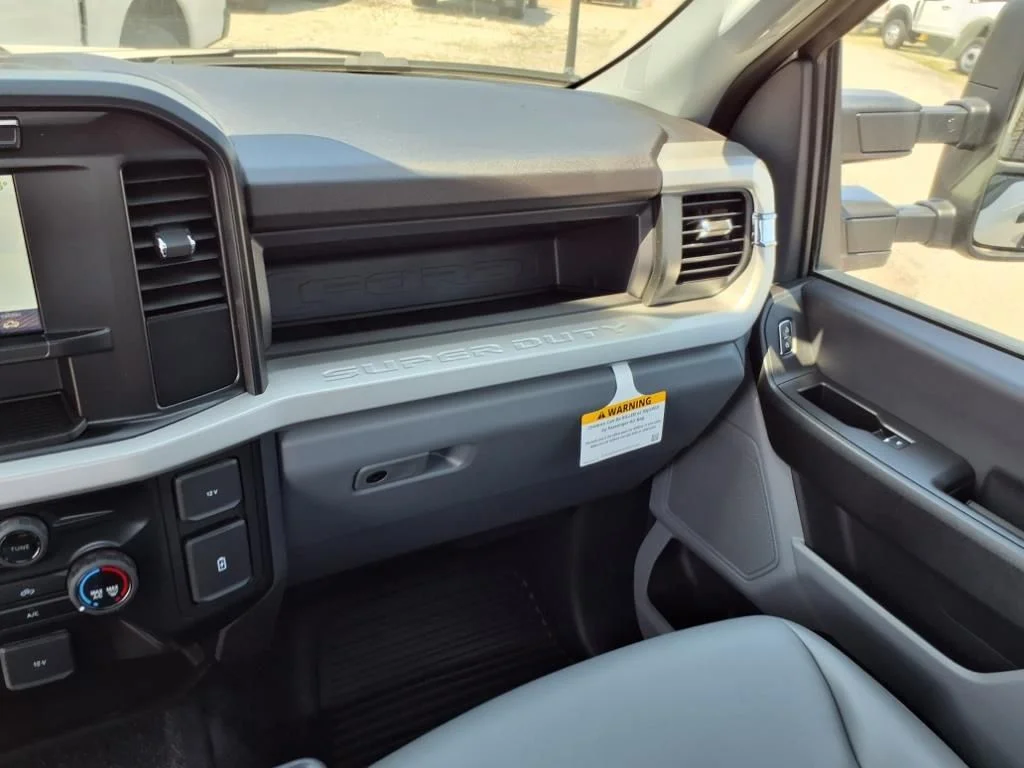 2024 Ford F-450 Super Duty Chassis Cab XL - Photo 7