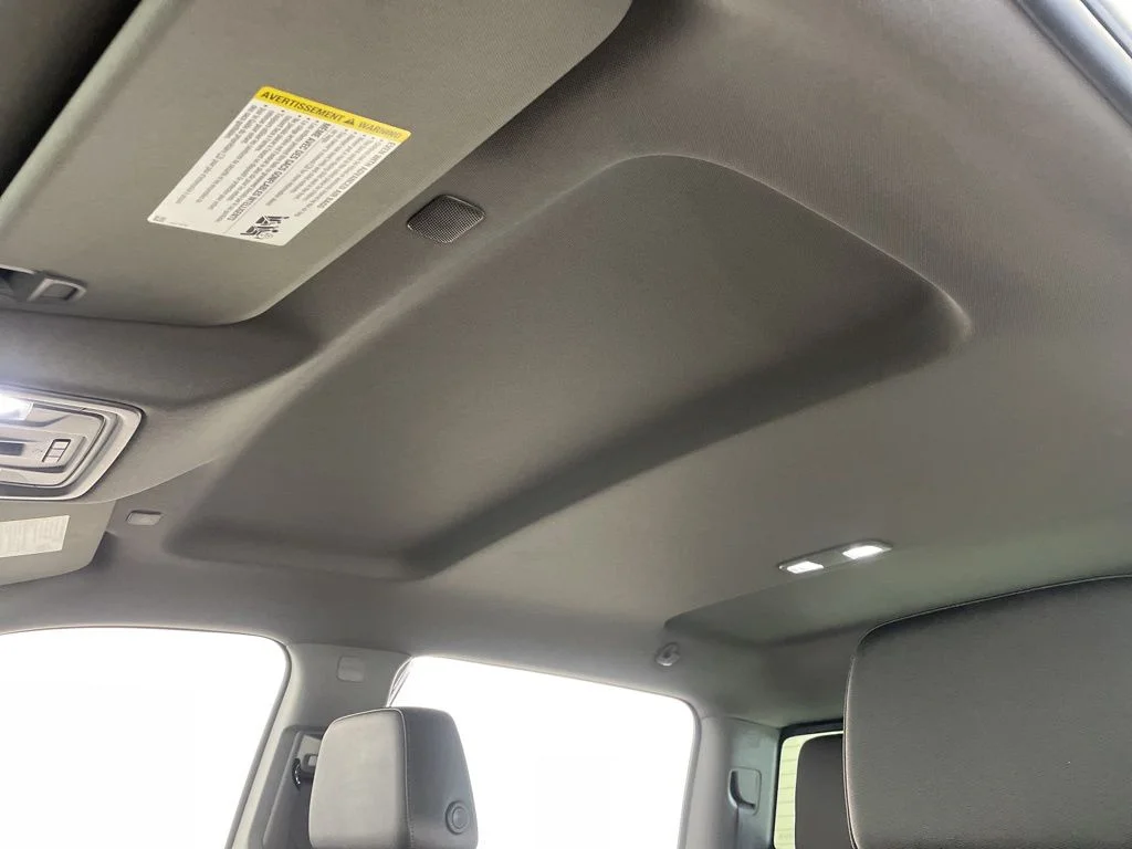 Used 2022 White Chevrolet RST image 19