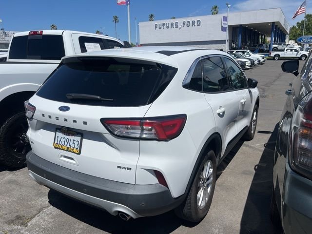 Used 2022 White Ford SE image 8