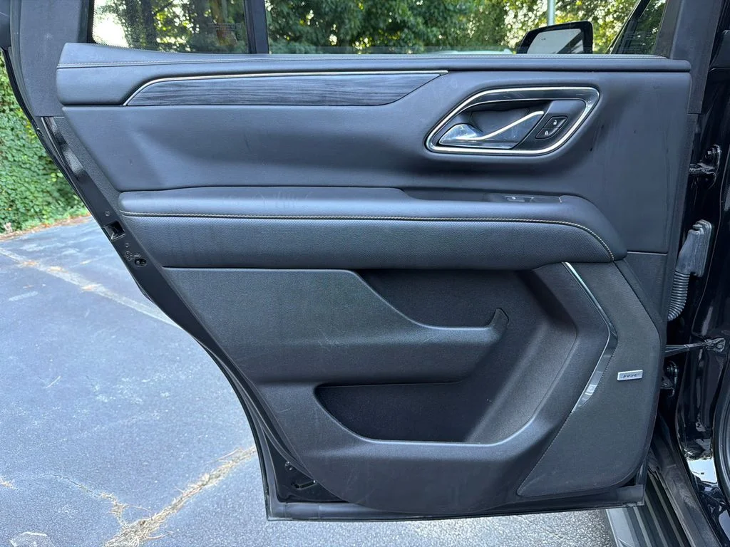 Used 2021 Black GMC SLT image 22