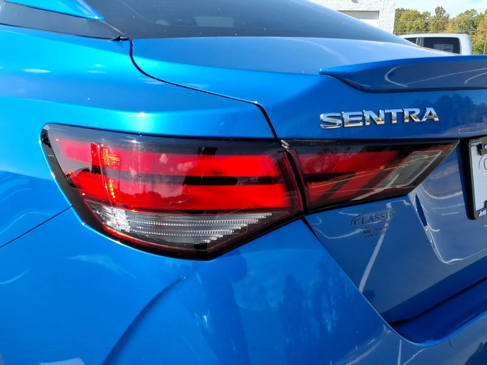 Used 2022 Electric Blue Metallic Nissan SV image 18