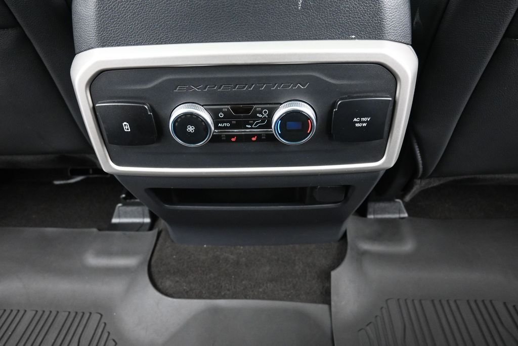 Used 2023 White Ford Limited image 12