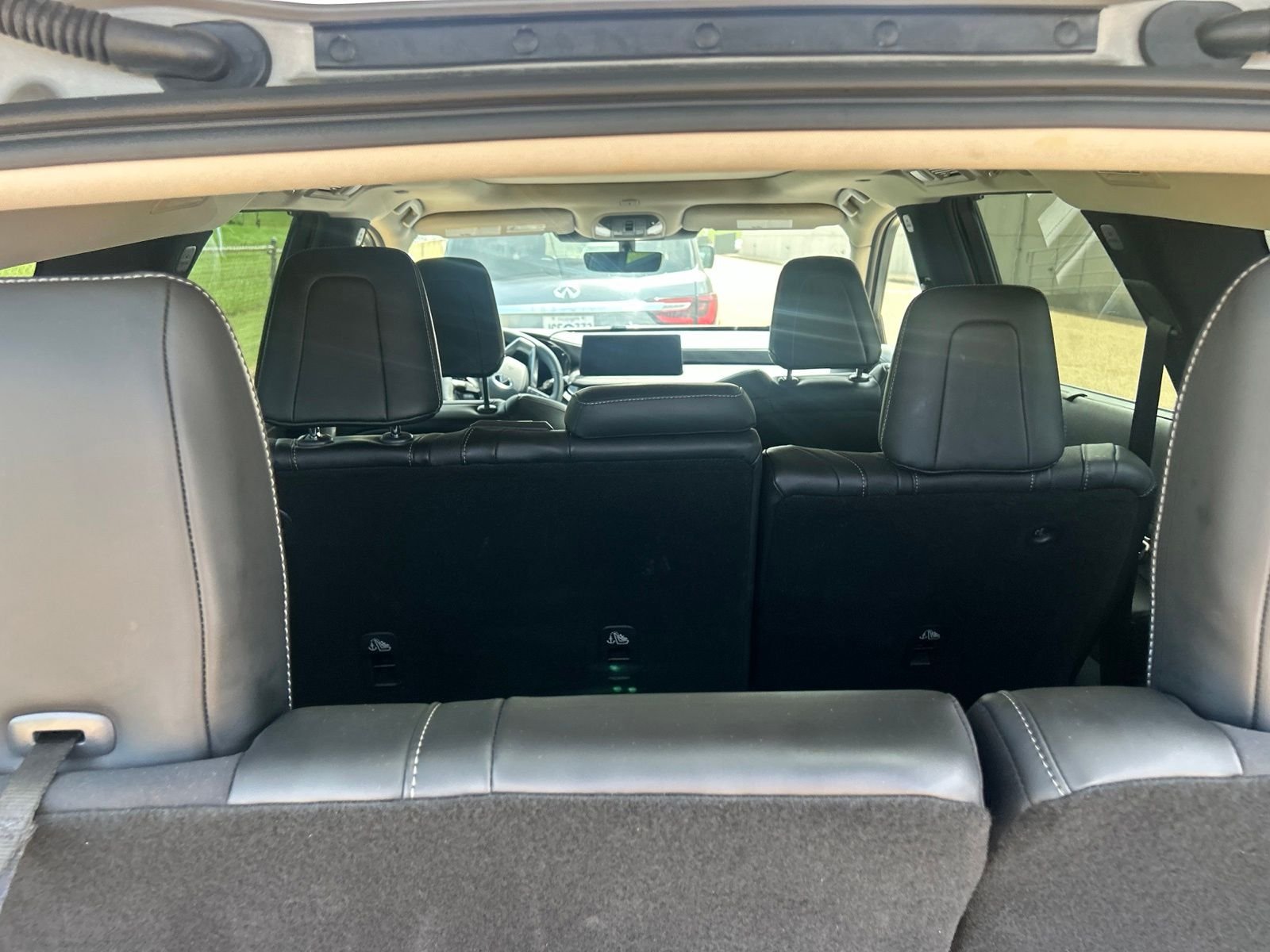 Used 2026 Silver INFINITI LUXE image 36