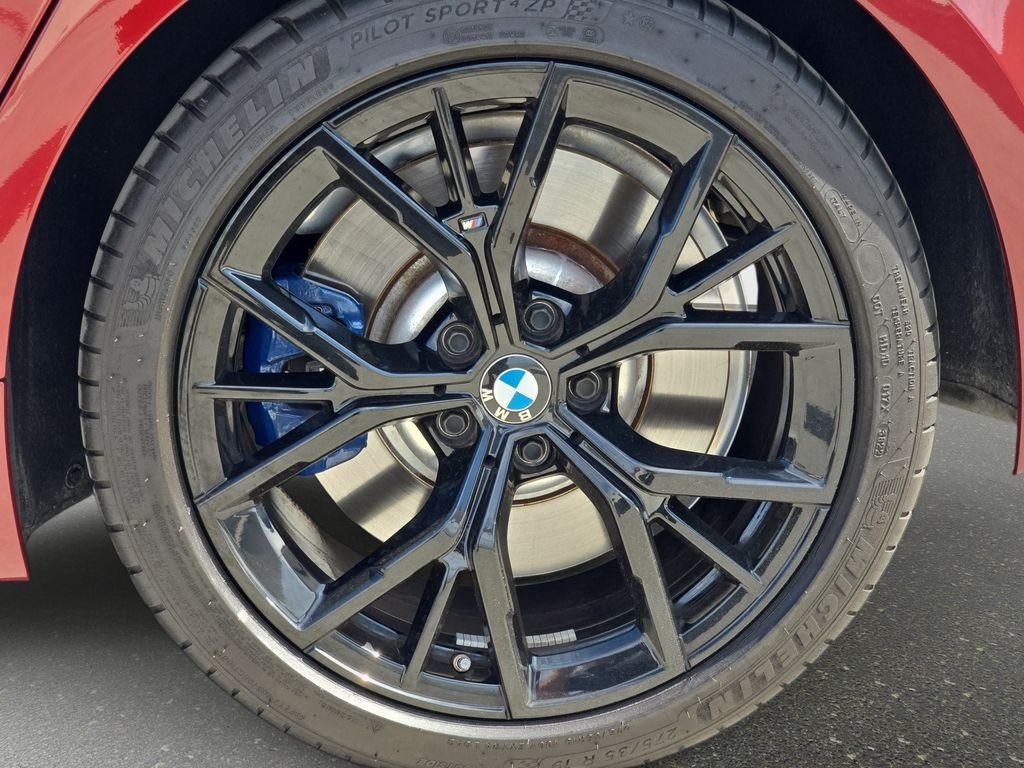 Used 2023 Red BMW 540i image 37