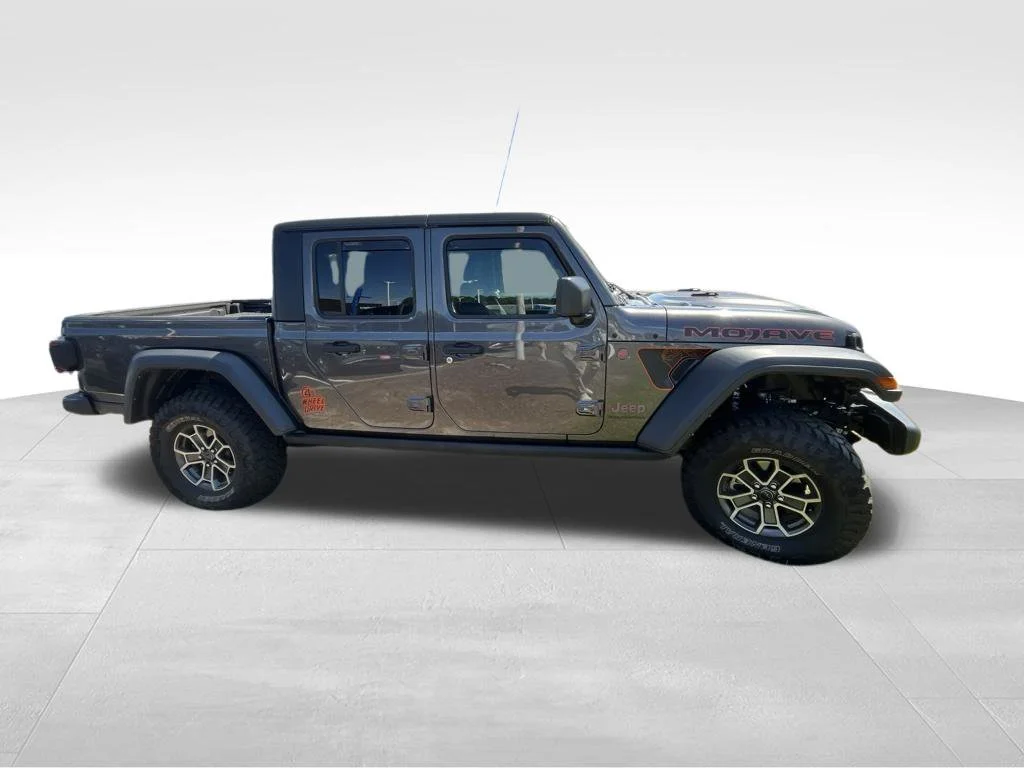 Used 2024 Gray Jeep Mojave image 19