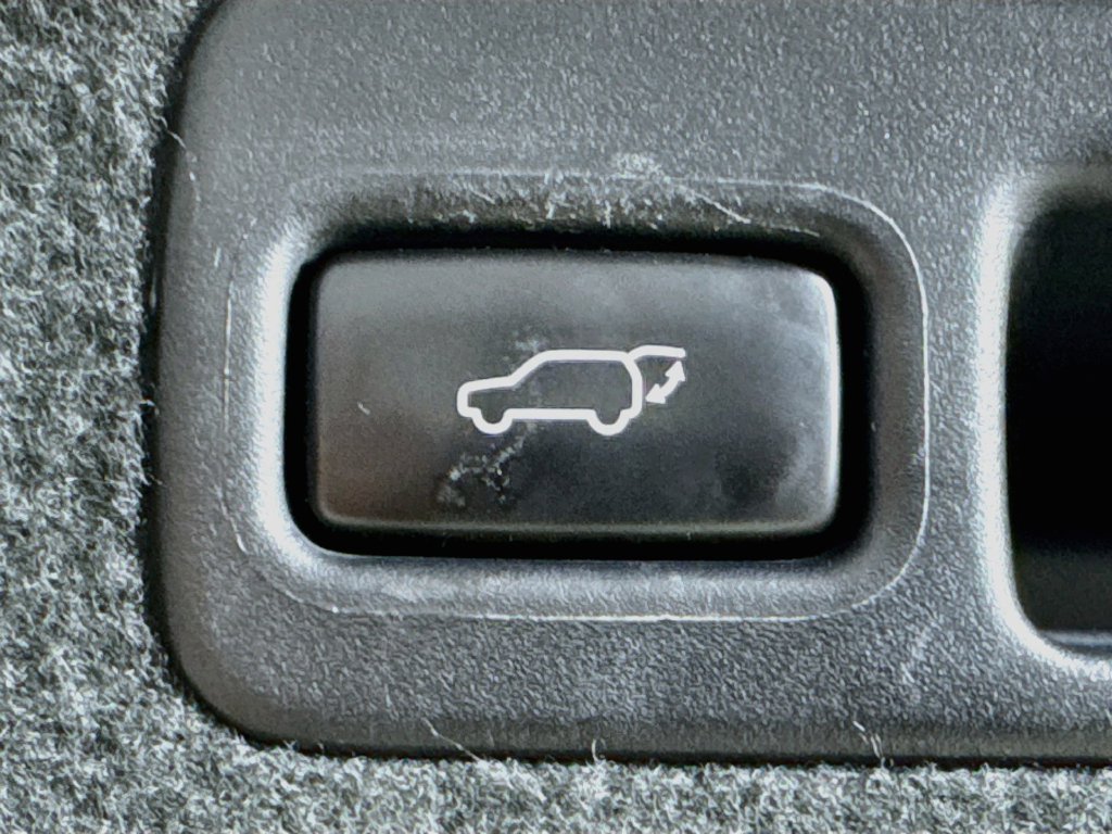 Used 2015 Silver Lexus 350 image 32