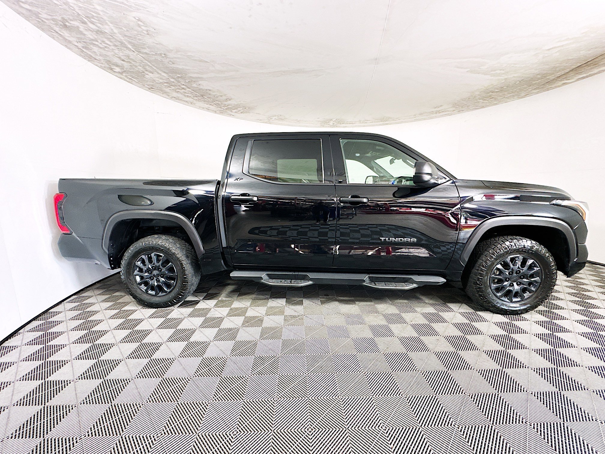 2025 Toyota Tundra thumbnail 4