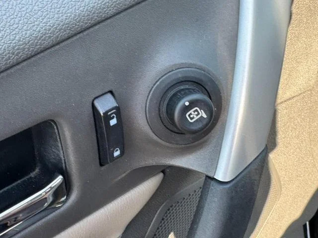Used 2013  Ford  image 17