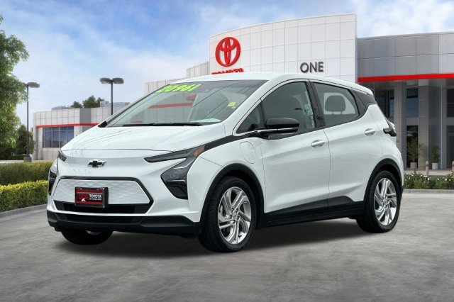 Used 2023 White Chevrolet 1LT image 9